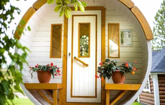 ห้องซาวน่ากลางแจ้งแบบแห้งฟินแลนด์ Cedar Garden Wood Barrel ห้องอบไอน้ำแบบดั้งเดิม